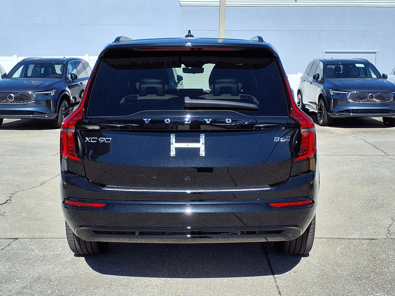 New 2026 Volvo XC90 B6 Ultra w/ Lounge Package image 6