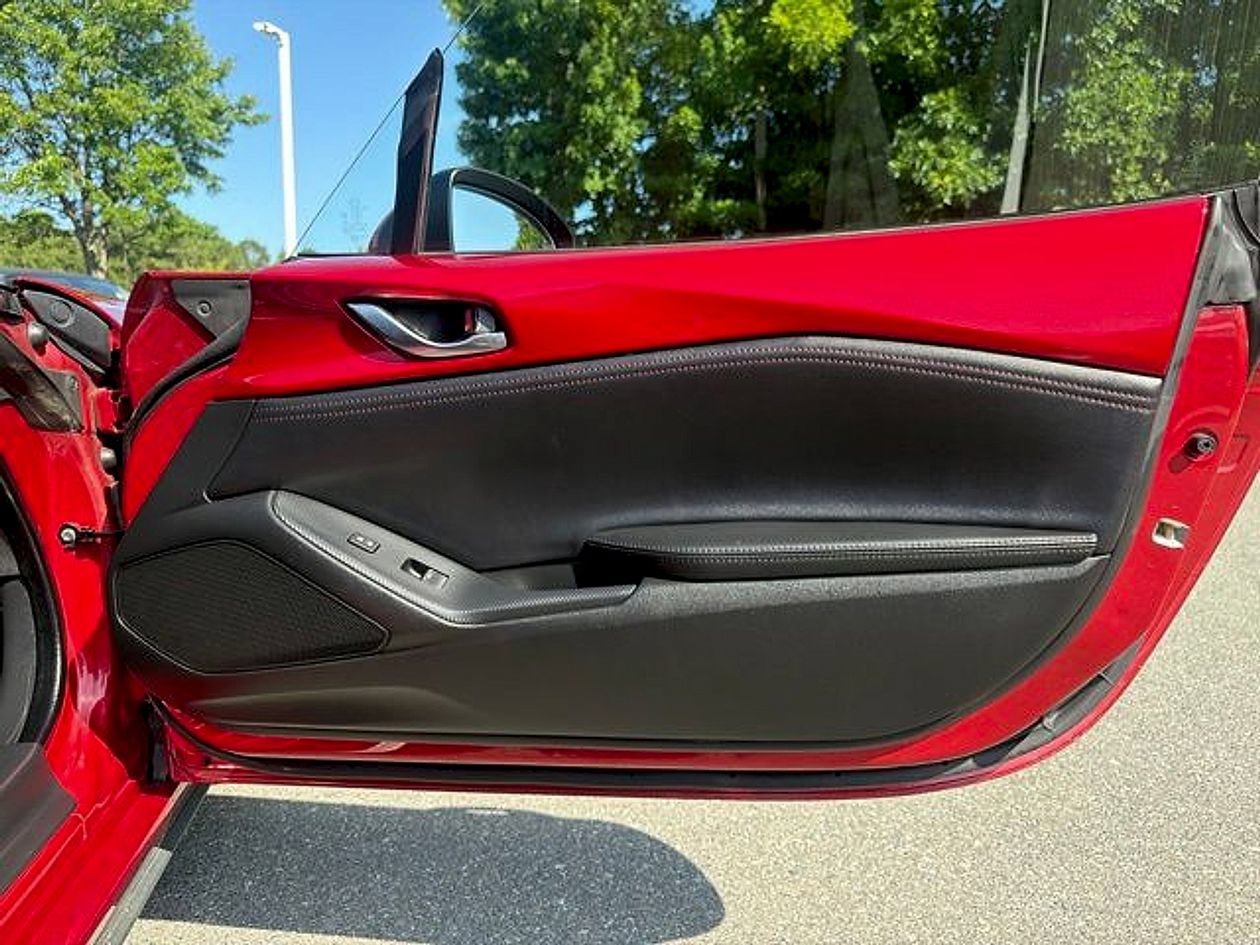 Used 2016 MAZDA MX-5 Miata Grand Touring RWD image 29