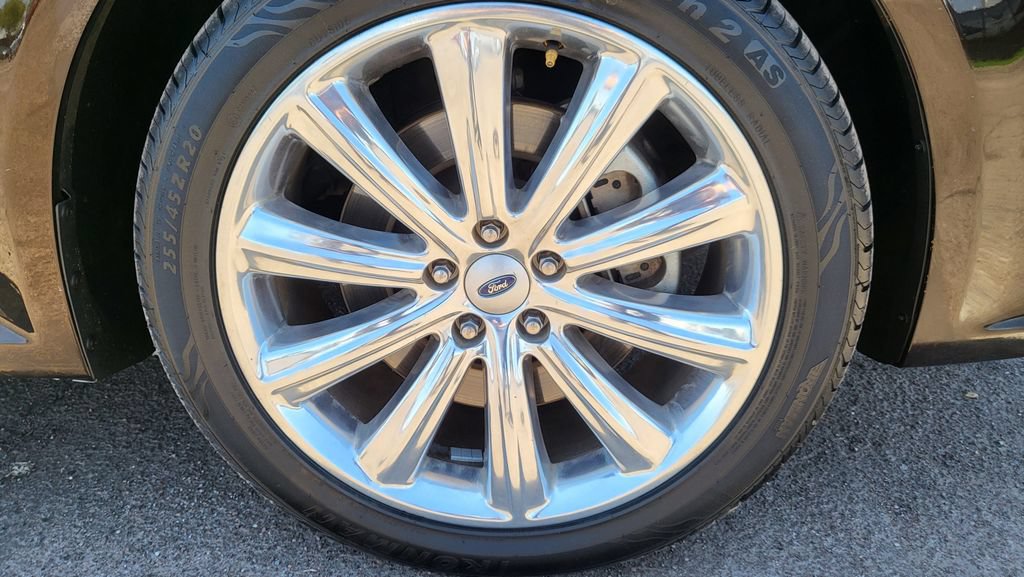 Used 2014 Ford Flex Limited w/ Equipment Group 303A AWD/4WD image 17
