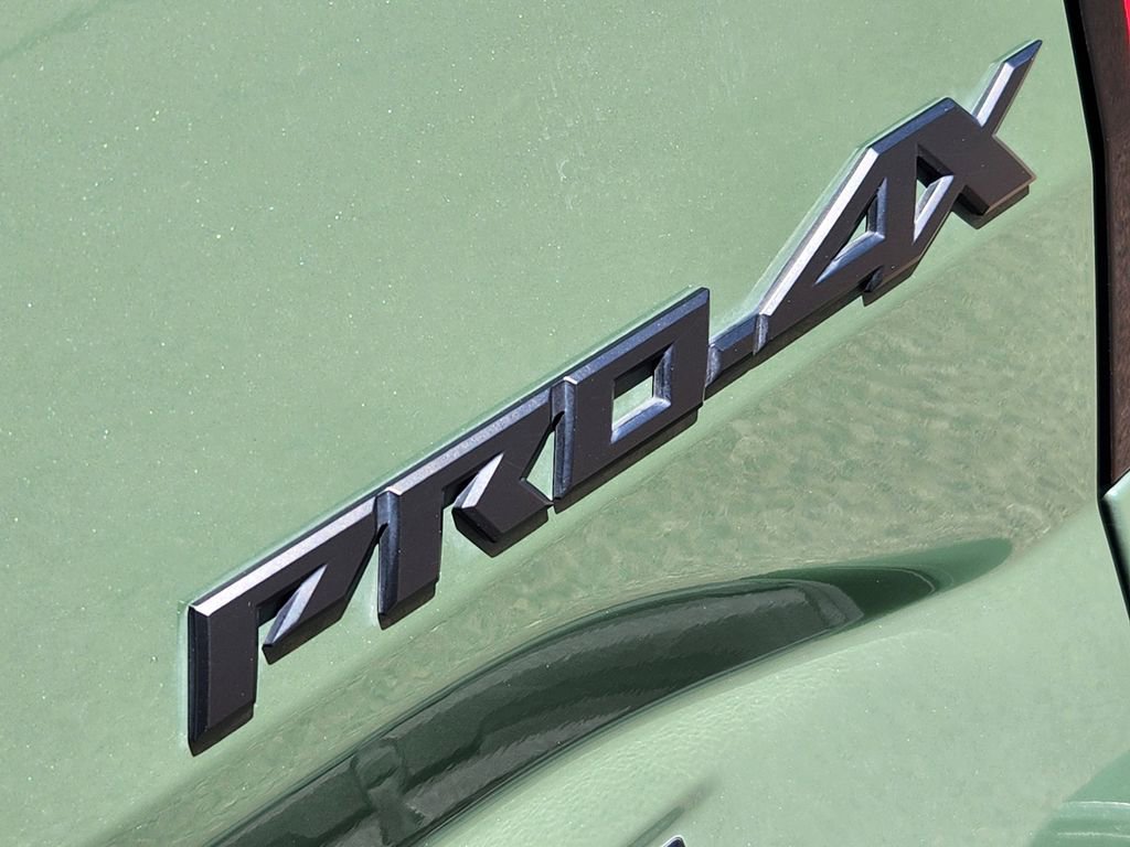 Used 2023 Nissan Frontier PRO-4X w/ Pro Convenience Package image 9