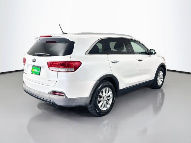Used 2017 Kia Sorento FWD image 10