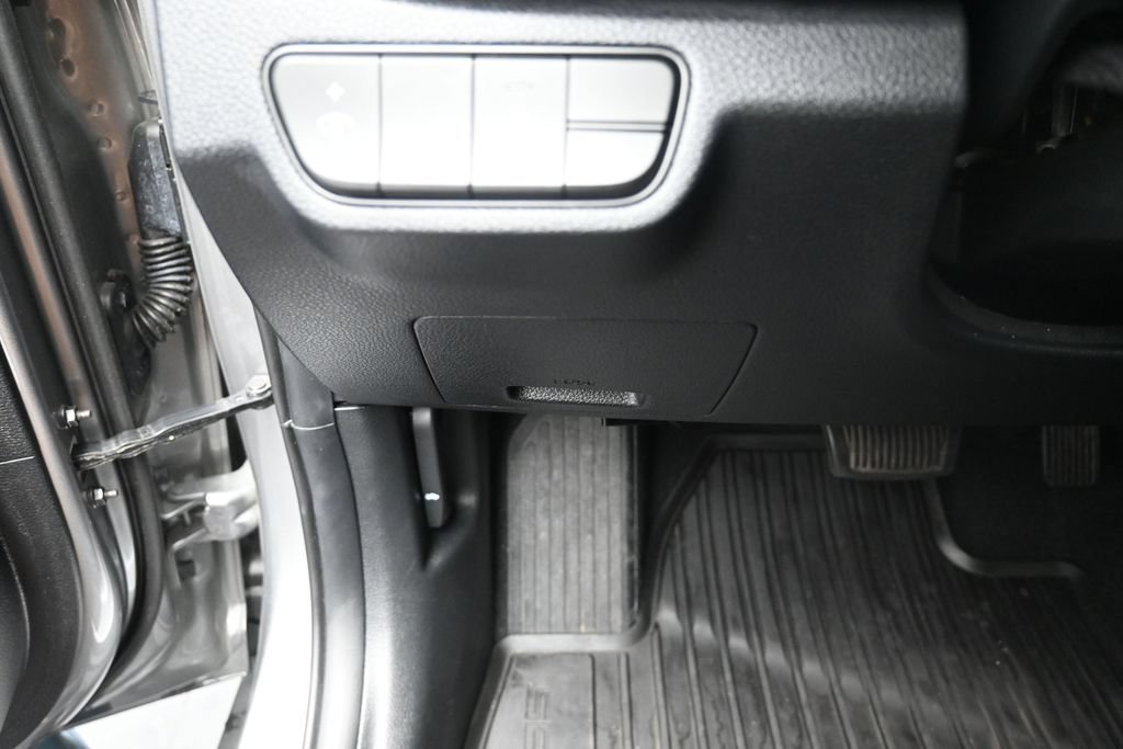 Used 2025 Kia Seltos S FWD image 16