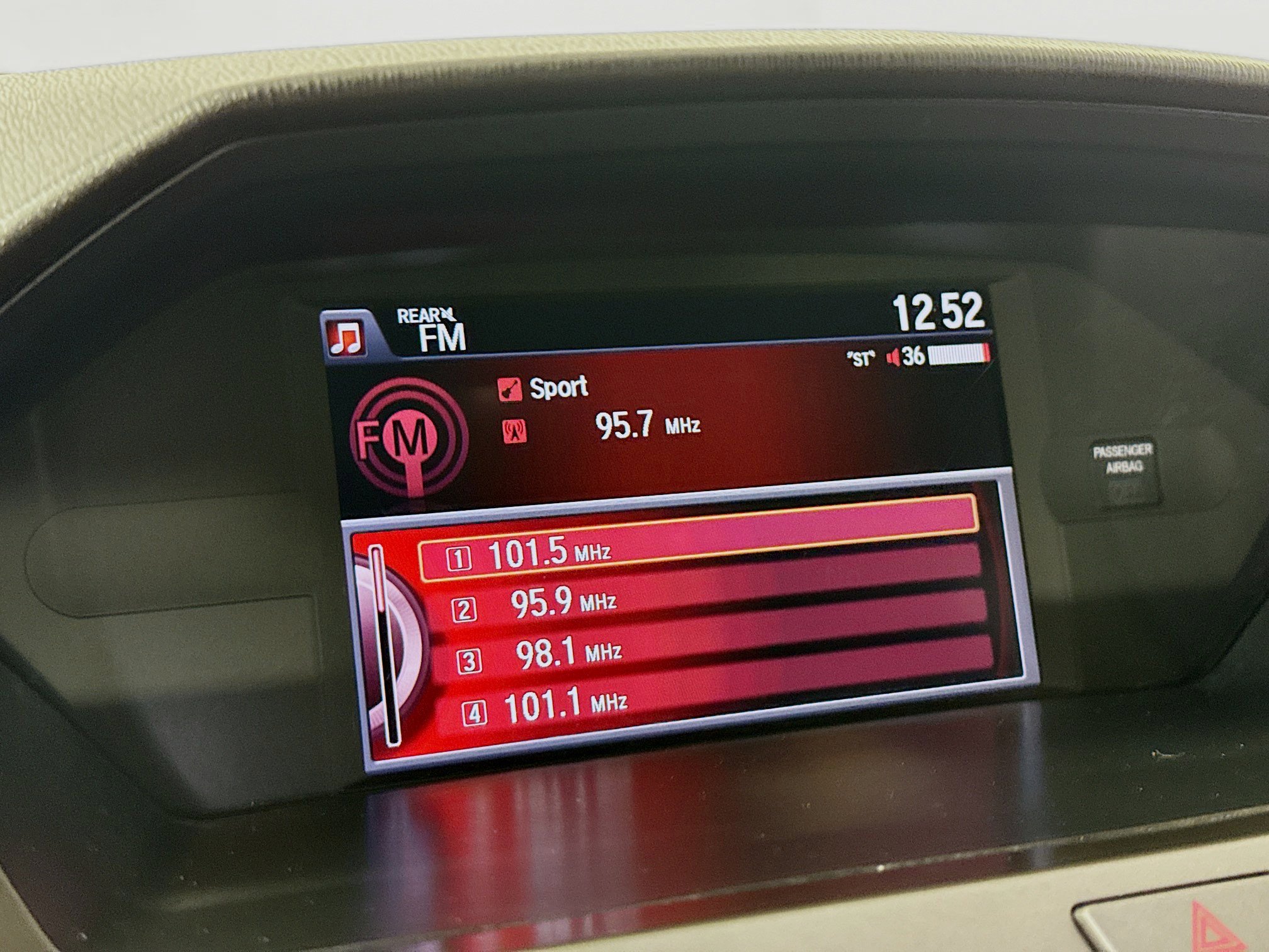 Used 2015 Honda Odyssey Touring image 17