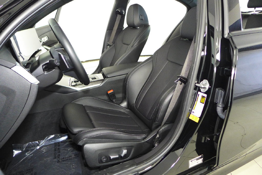 Used 2023 BMW 330i Sedan w/ Driving Assistance Package RWD image 22