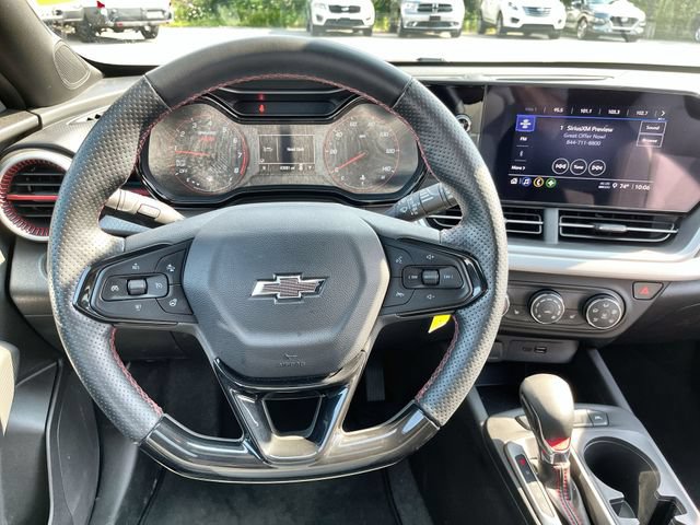 Used 2024 Chevrolet Trax RS w/ Sunroof Package FWD image 12