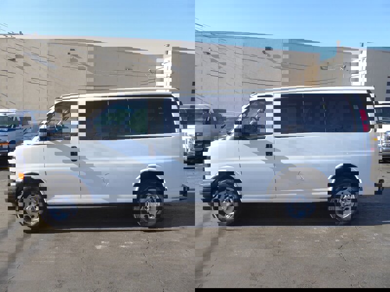 Used 2017 Chevrolet Express 2500 LS image 4