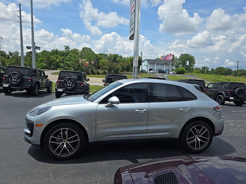 Used 2022 Porsche Macan S w/ Premium Package image 6