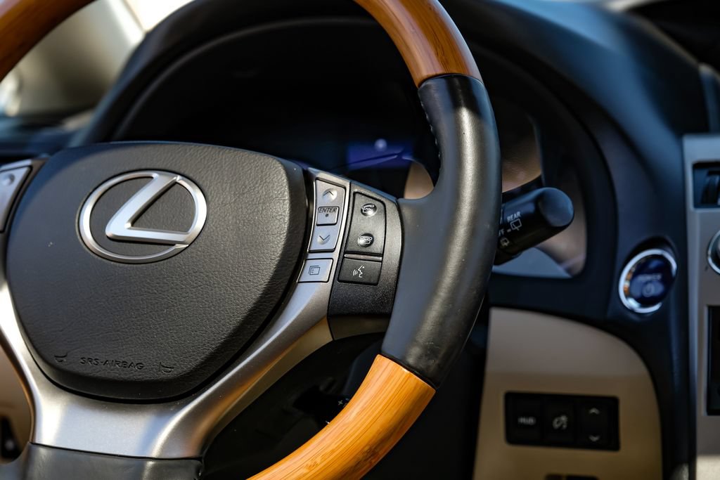 Used 2015 Lexus RX 450h AWD image 17