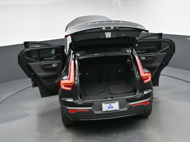 Used 2025 Volvo XC40 B5 Plus AWD/4WD image 49