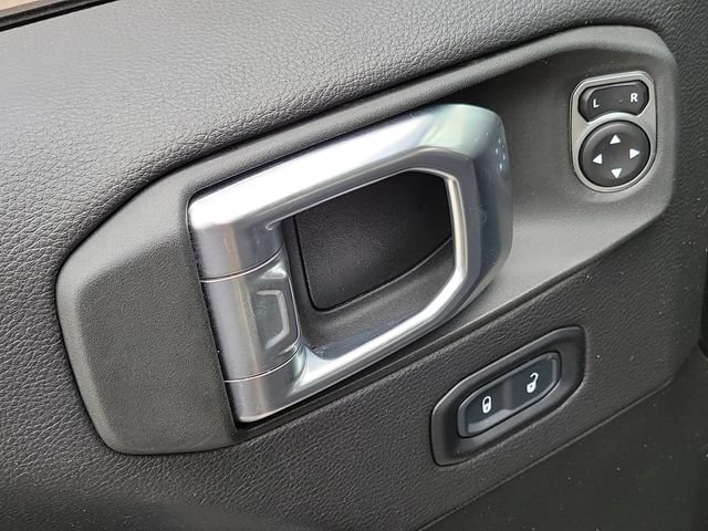 Used 2023 Jeep Gladiator Mojave w/ Cold Weather Group AWD/4WD image 19