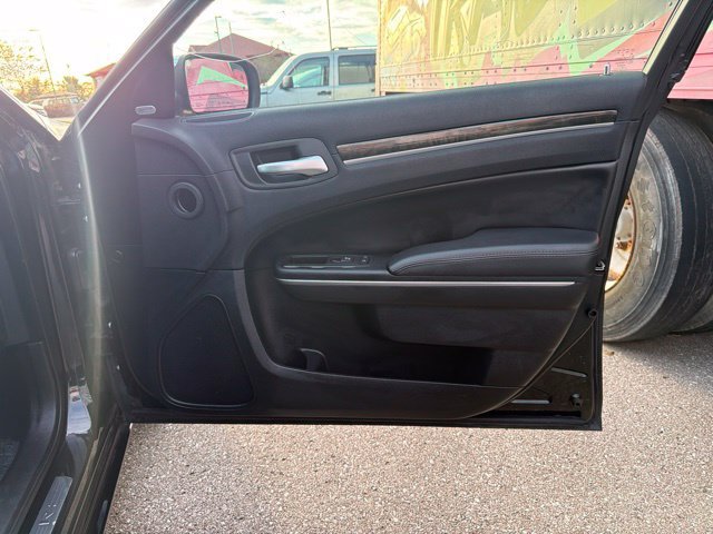 Used 2015 Chrysler 300 C w/ Light Group RWD image 31