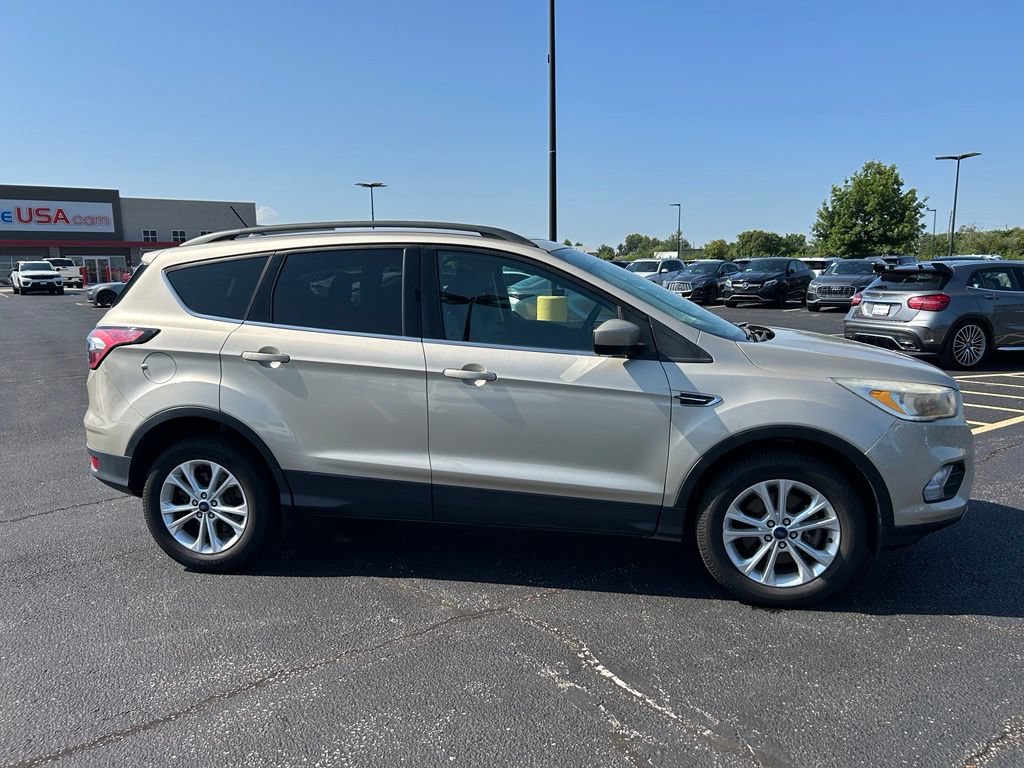 Used 2018 Ford Escape SE w/ SE Sync 3 Package AWD/4WD image 8