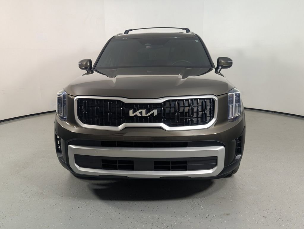 Used 2024 Kia Telluride EX w/ EX Captain's Chair Package FWD video 2