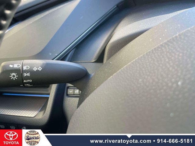 Used 2023 Toyota Prius XLE AWD/4WD image 23
