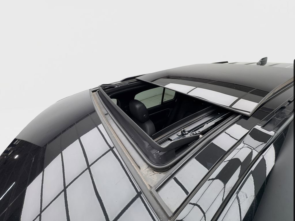 Used 2024 Land Rover Defender 110 S image 16