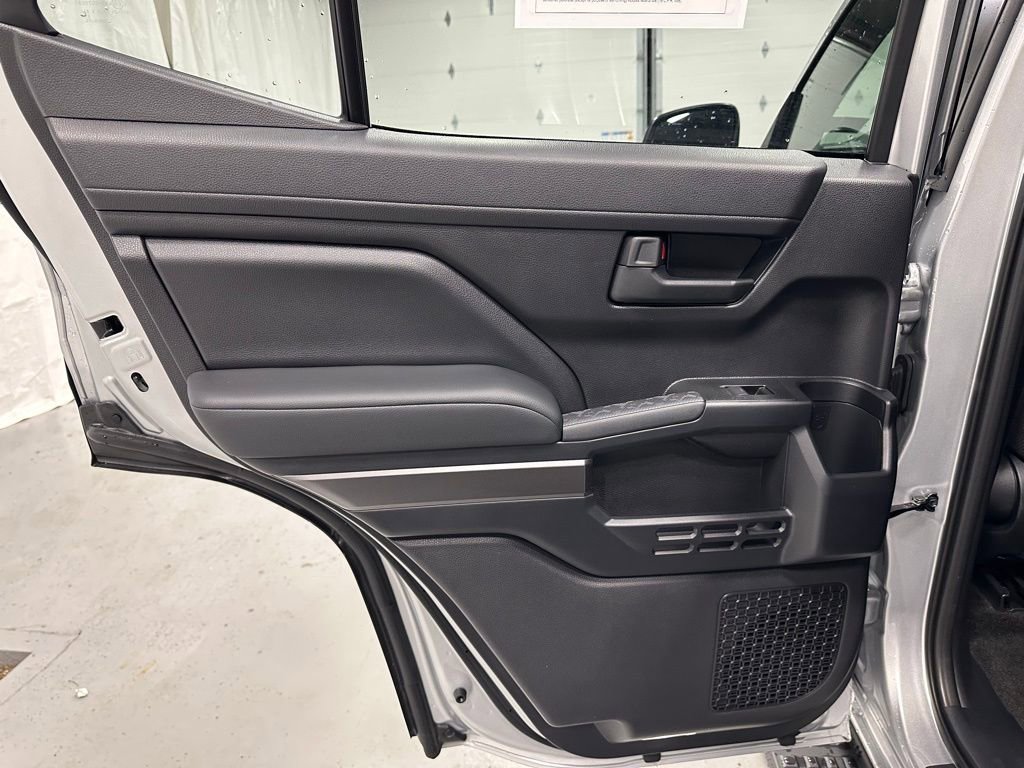 Used 2025 Toyota 4Runner SR5 image 40