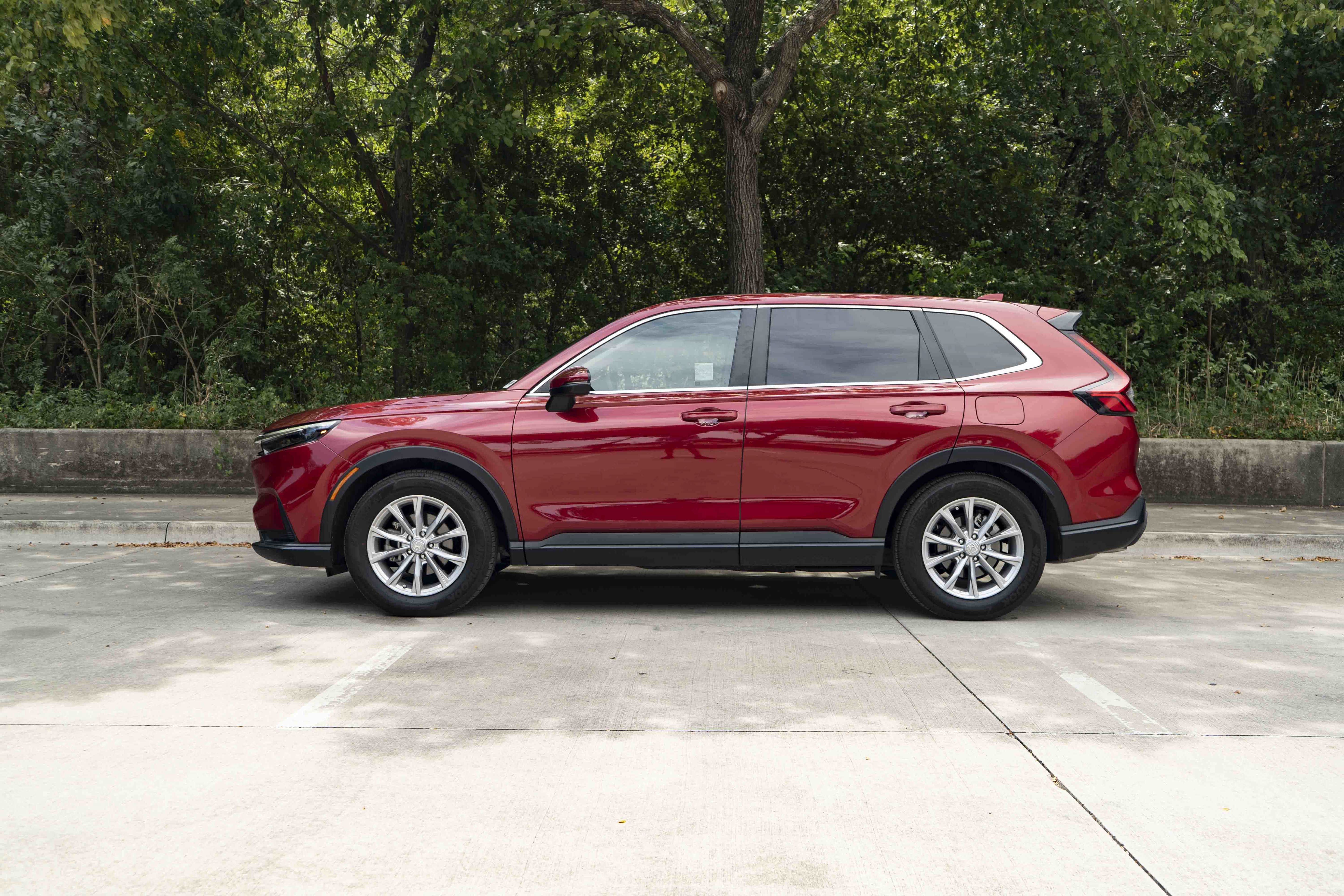 Certified 2025 Honda CR-V EX image 5