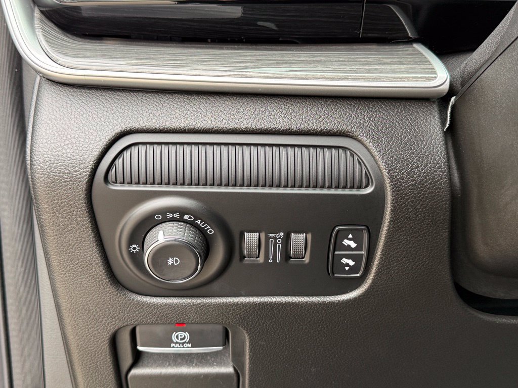 Used 2022 Jeep Wagoneer Series II AWD/4WD image 24