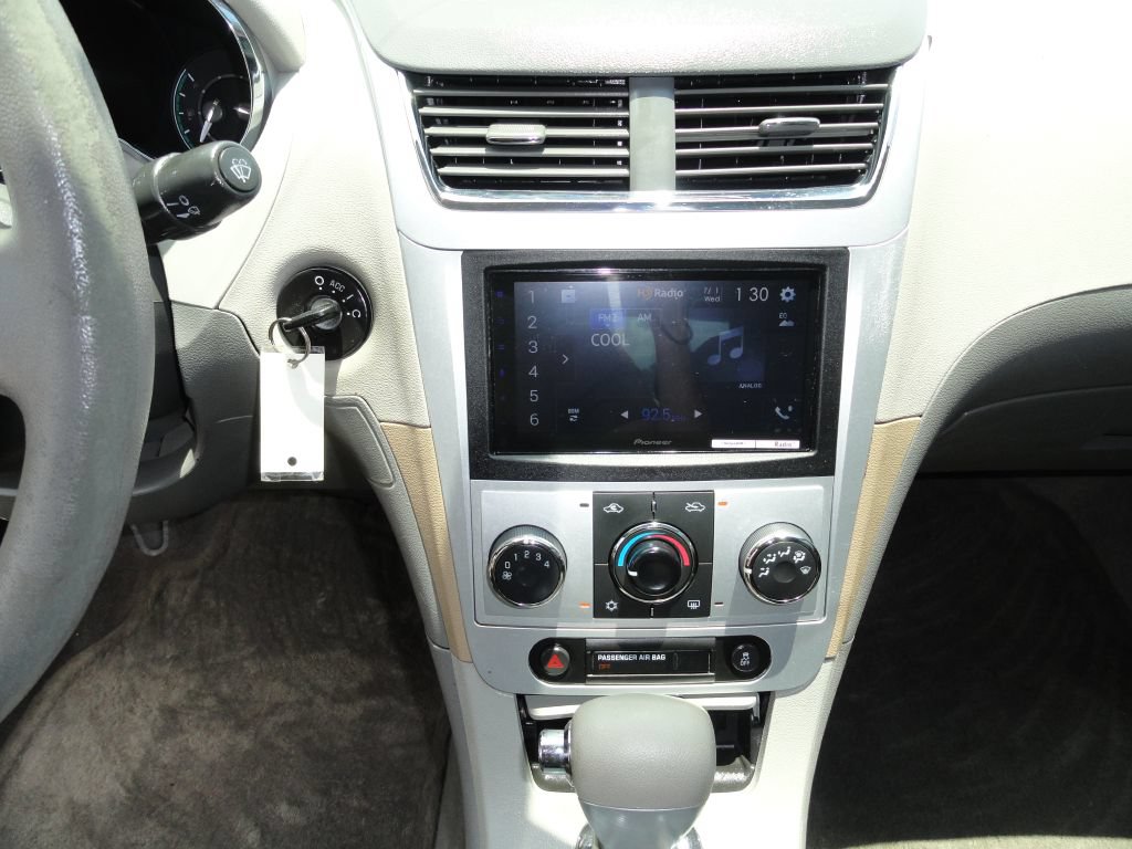 Used 2010 Chevrolet Malibu LS FWD image 13