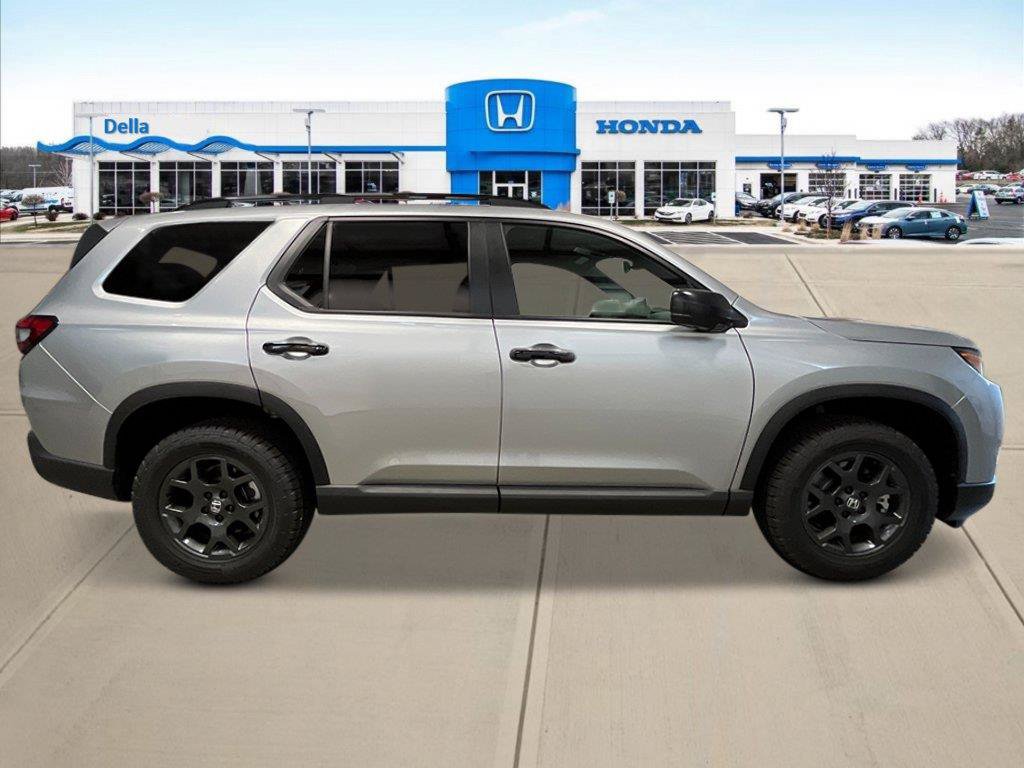 New 2026 Honda Pilot TrailSport image 2