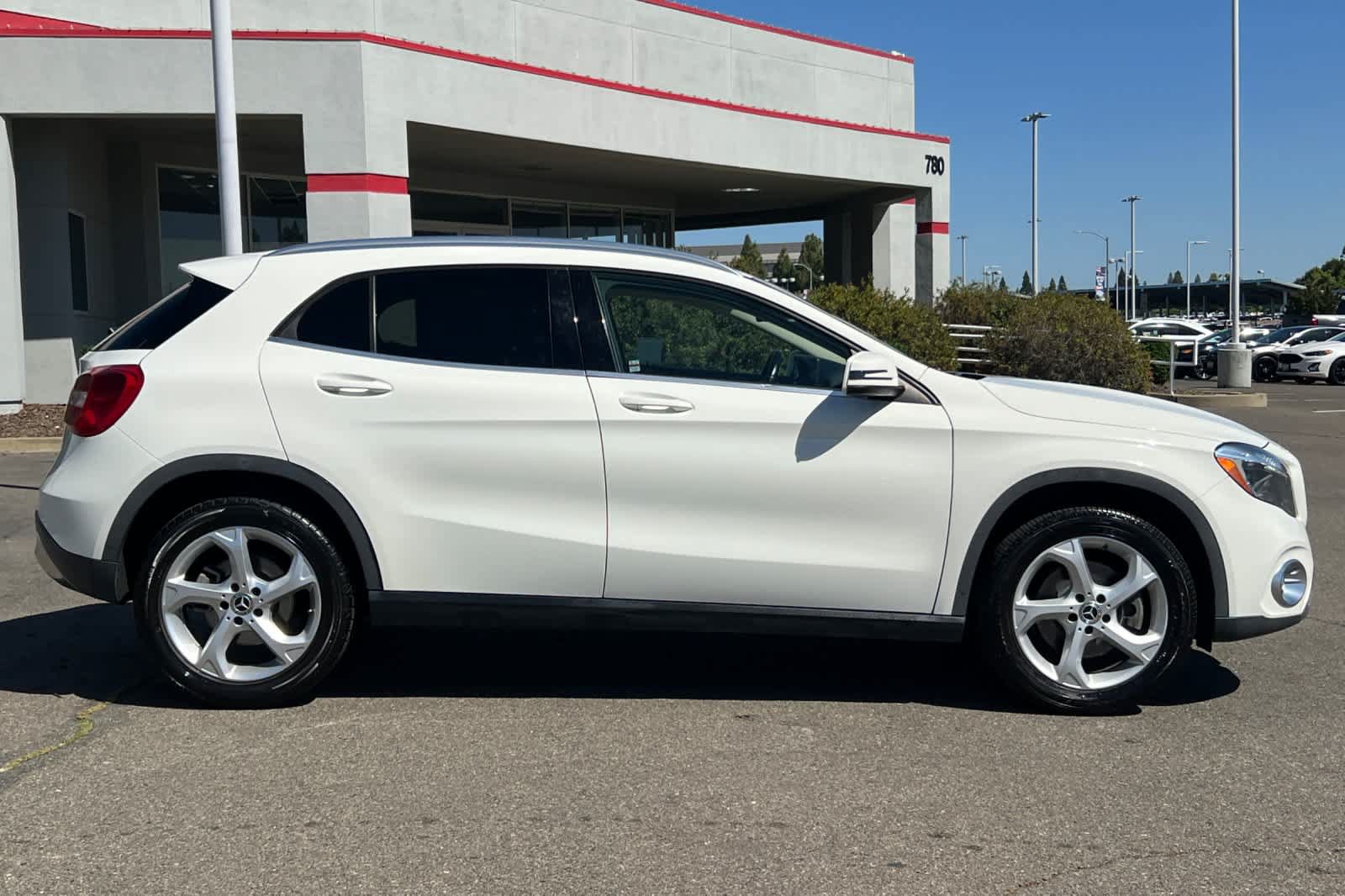 Used 2018 Mercedes-Benz GLA 250 4MATIC image 6