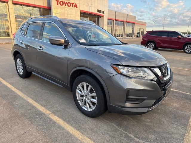 Used 2017 Nissan Rogue SV w/ SV Premium Package image 11