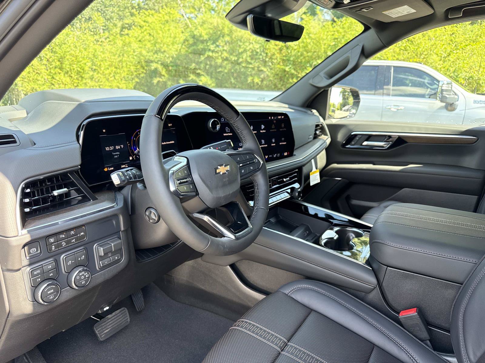 New 2026 Chevrolet Suburban High Country AWD/4WD image 22
