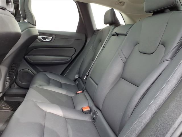 Used 2024 Volvo XC60 B5 Plus AWD/4WD image 16