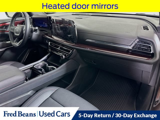 Used 2025 Chevrolet Traverse Z71 w/ Enhanced Driving Package AWD/4WD image 39