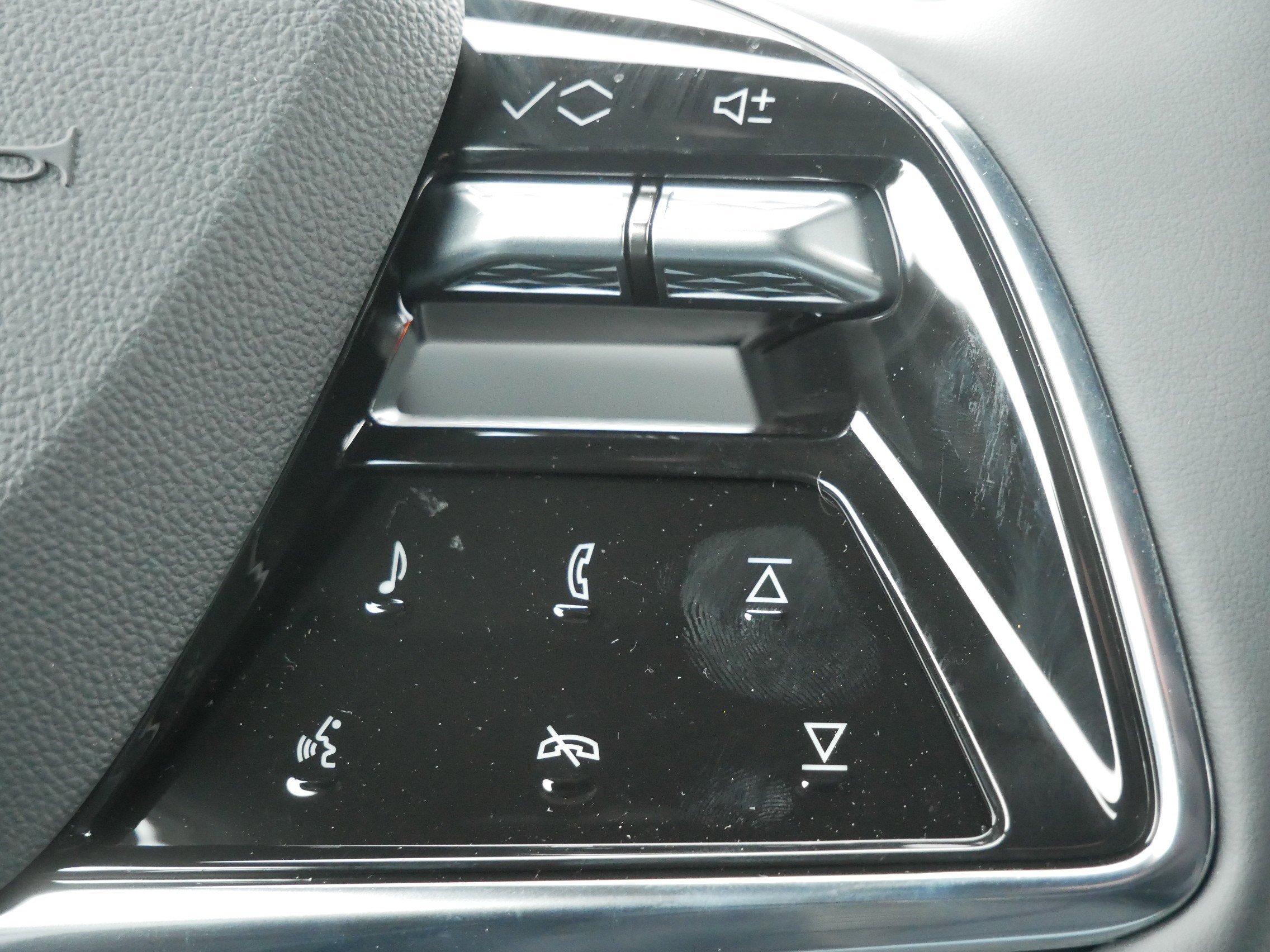 New 2026 Cadillac Lyriq Premium Sport image 25