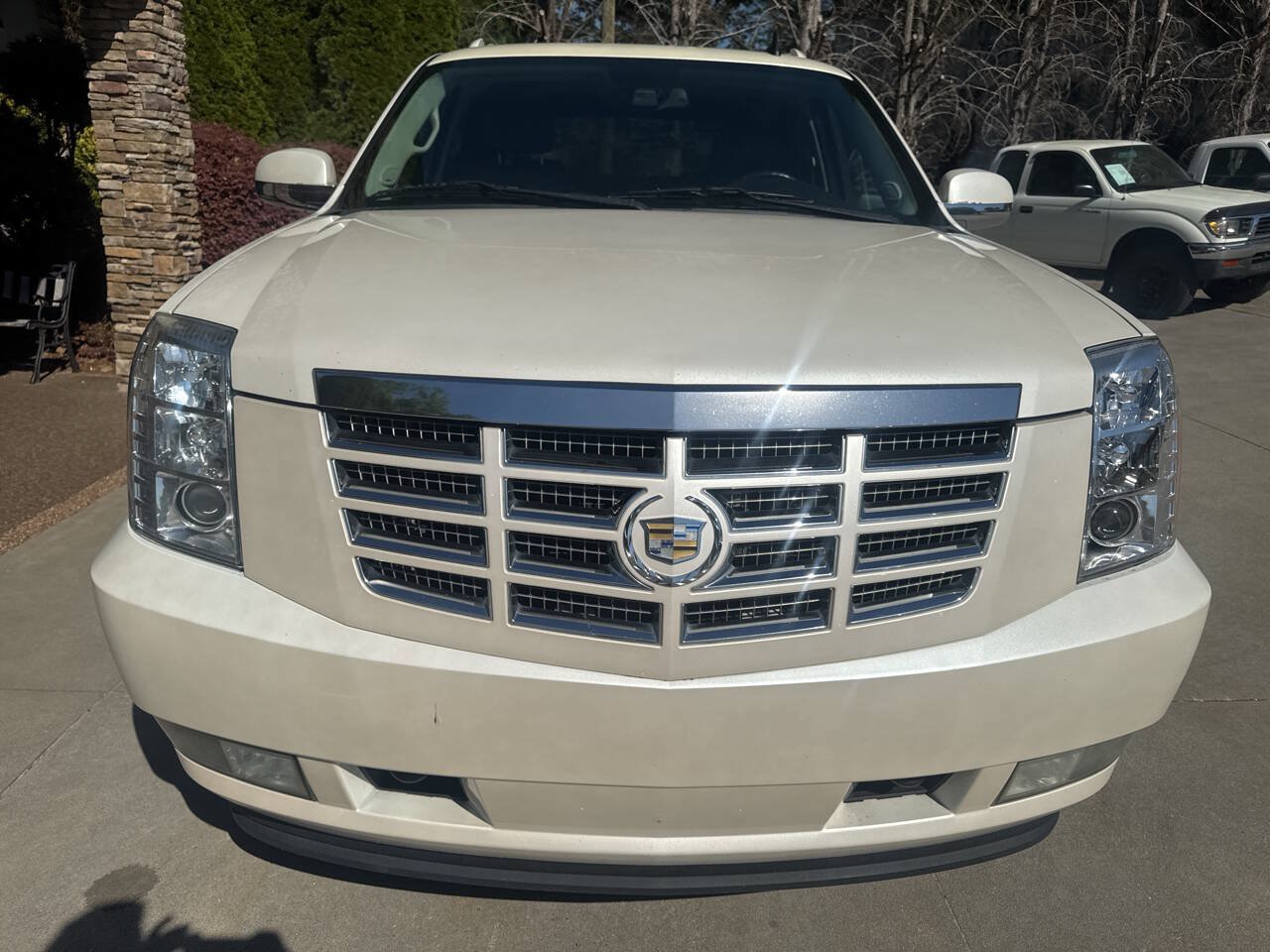 Used 2012 Cadillac Escalade EXT Premium AWD/4WD image 8
