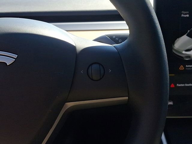 Used 2020 Tesla Model Y Long Range image 25