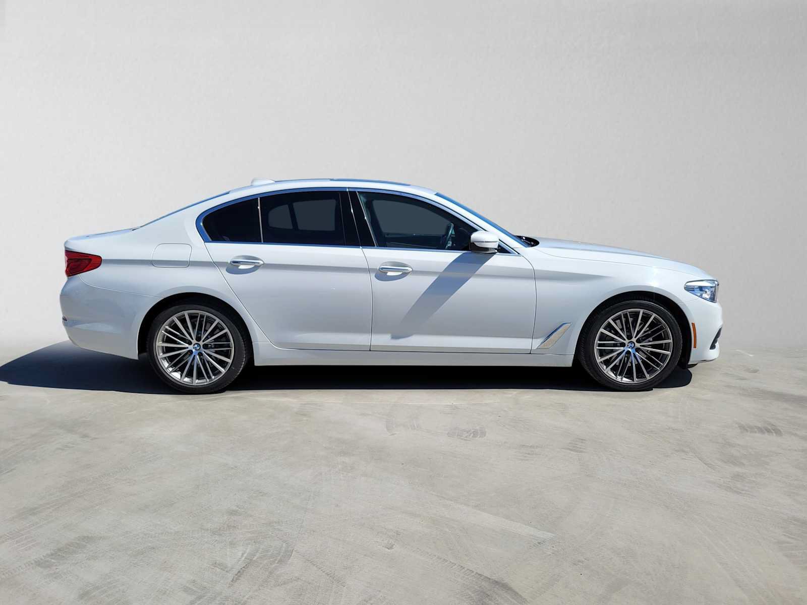 Used 2018 BMW 530i RWD image 4