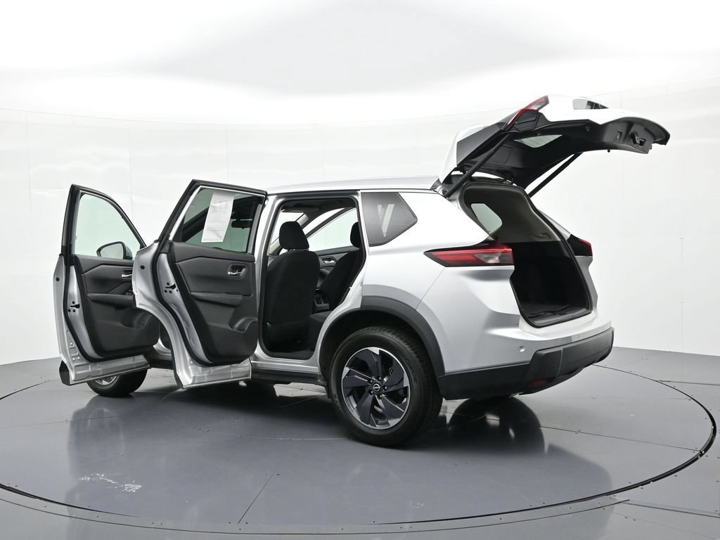 Used 2024 Nissan Rogue SV FWD image 23