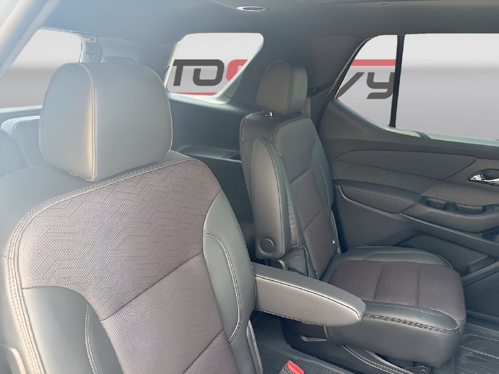 Used 2023 Chevrolet Traverse High Country w/ LPO, Floor Liner Package FWD image 30