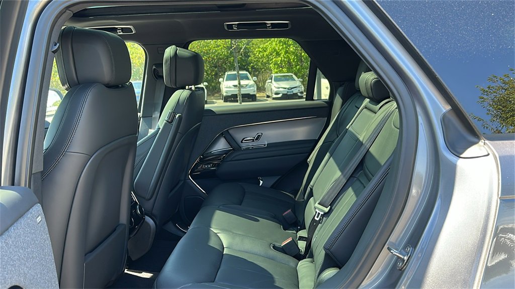 New 2025 Land Rover Range Rover Sport Dynamic SE image 24