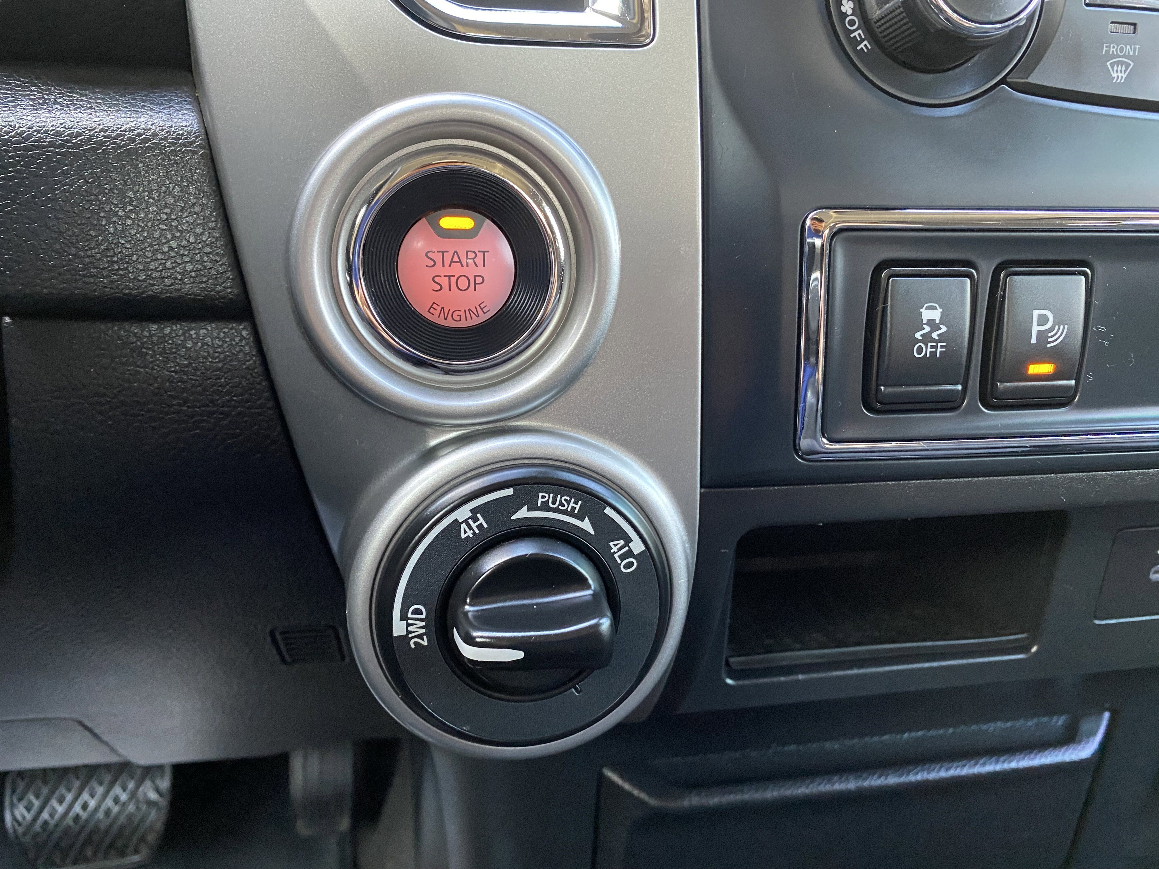Used 2021 Nissan Titan SV AWD/4WD image 28