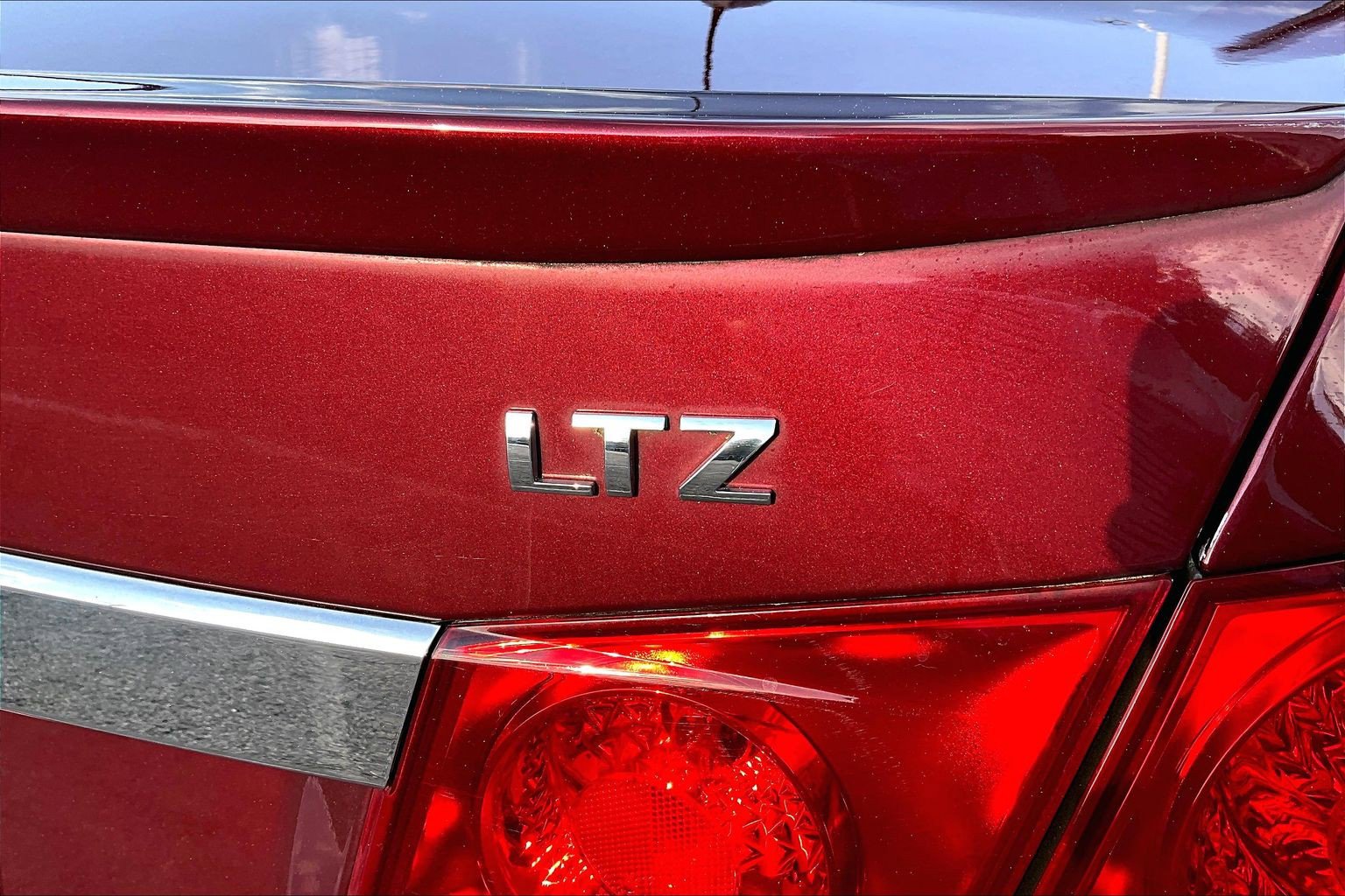 Used 2016 Chevrolet Cruze LTZ w/ Sun, Sound and Sport Package FWD image 8