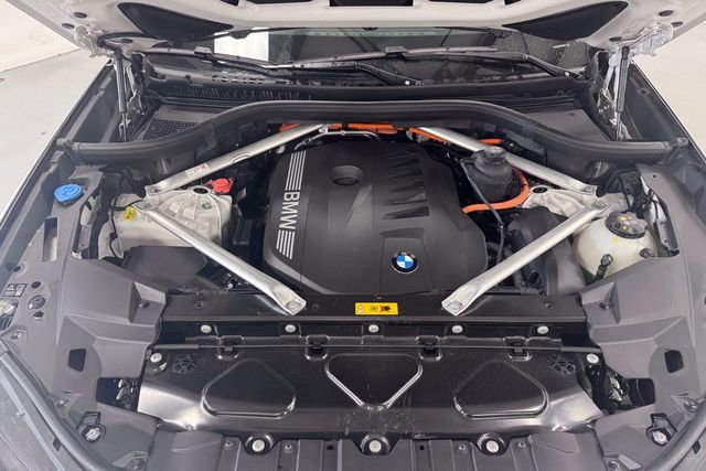 Used 2025 BMW X5 xDrive50e w/ M Sport Package image 17