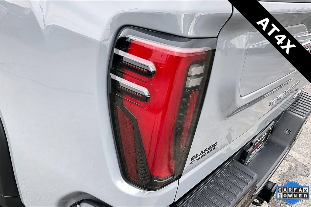Used 2024 GMC Sierra 2500 AT4X image 23