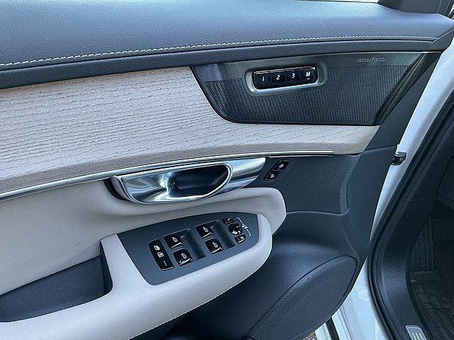 New 2026 Volvo XC90 T8 Plus w/ Protection Package Premier AWD/4WD image 16
