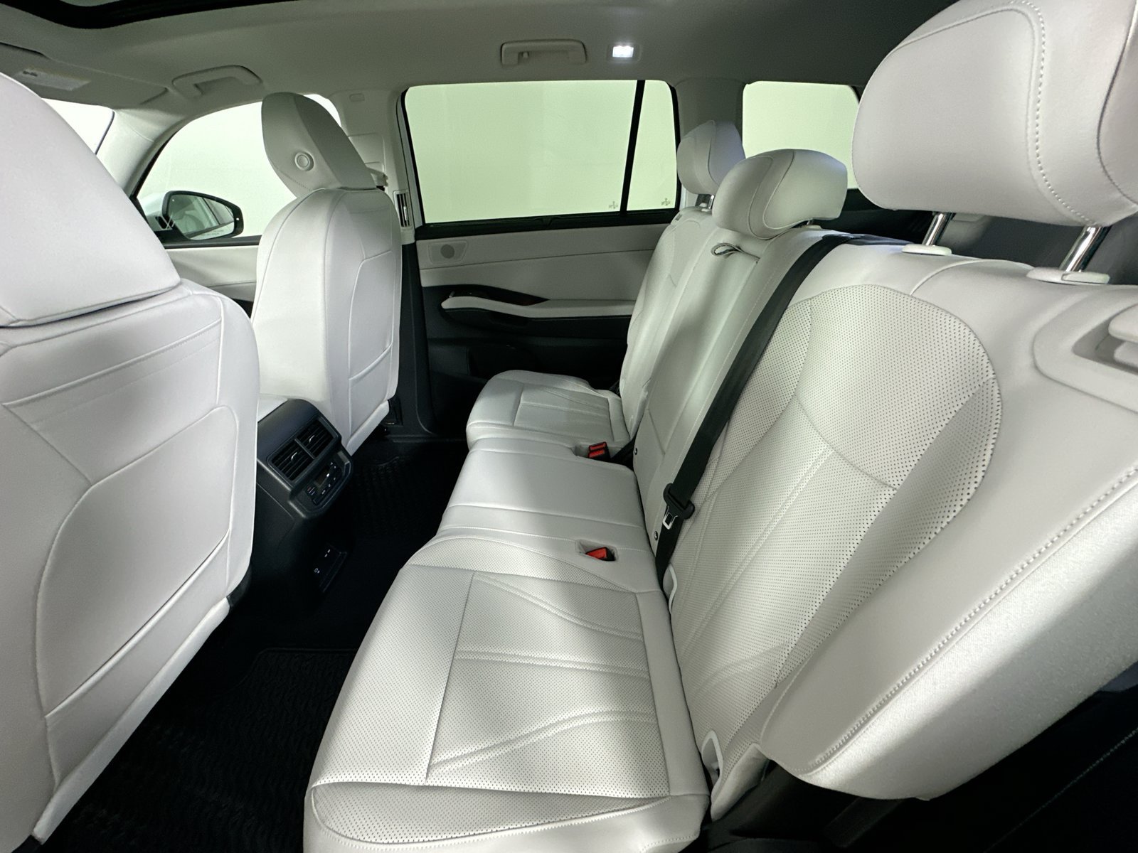 New 2027 Volkswagen Atlas SE AWD/4WD image 36