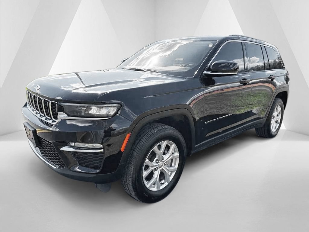 Used 2023 Jeep Grand Cherokee Limited AWD/4WD image 3
