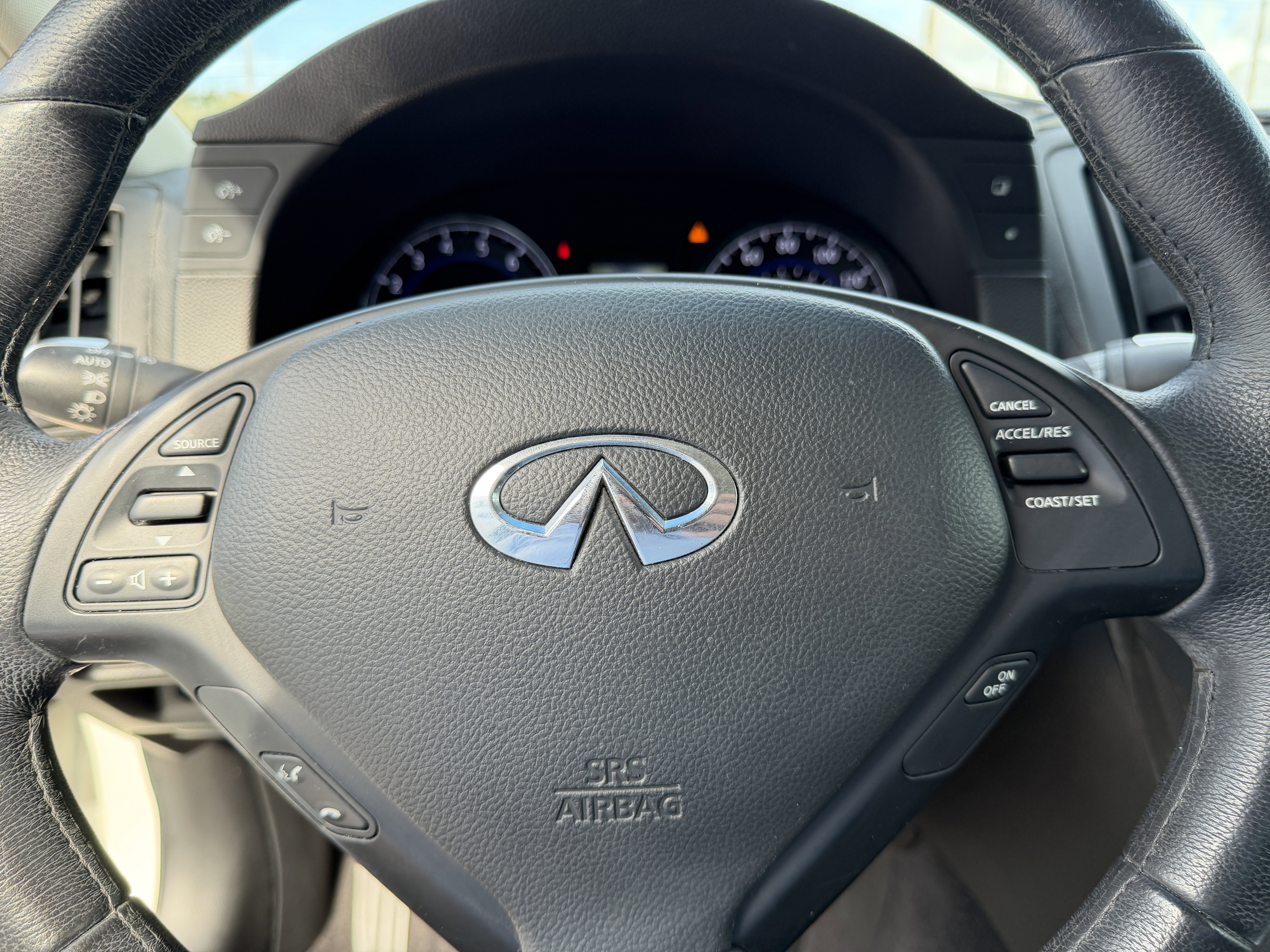 Used 2010 INFINITI G37 Journey w/ Premium Pkg image 25