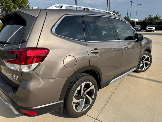Used 2023 Subaru Forester Touring w/ Popular Package #2 AWD/4WD image 4