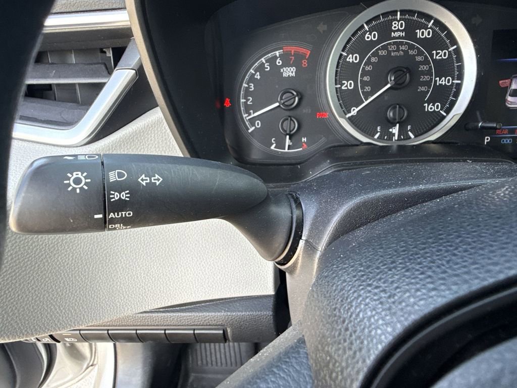 Used 2022 Toyota Corolla LE FWD image 28