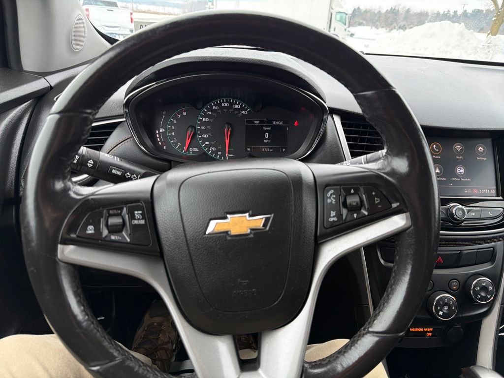 Used 2022 Chevrolet Trax LT w/ LT Convenience Package image 15