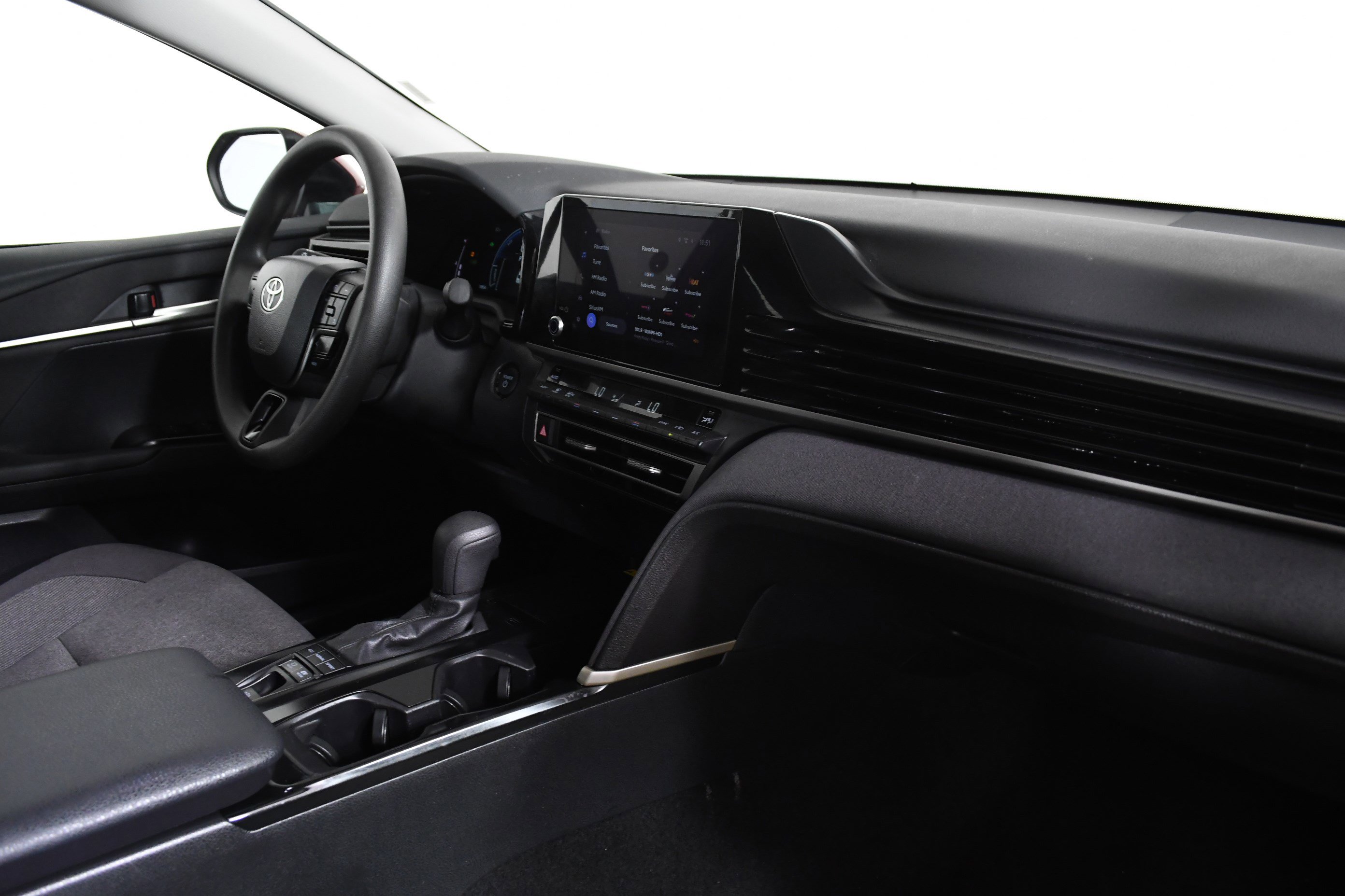 Used 2025 Toyota Camry LE image 27