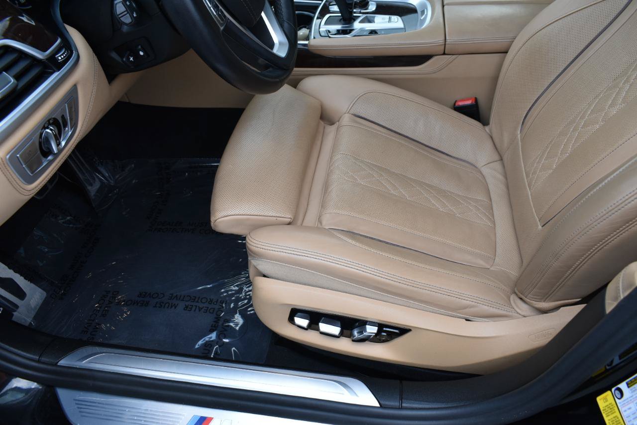 Used 2019 BMW 750i w/ Executive Package RWD image 25
