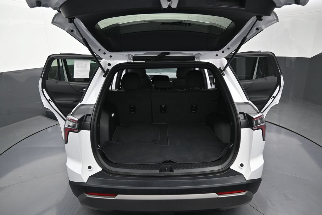 Certified 2026 Chevrolet Equinox LT AWD/4WD image 11